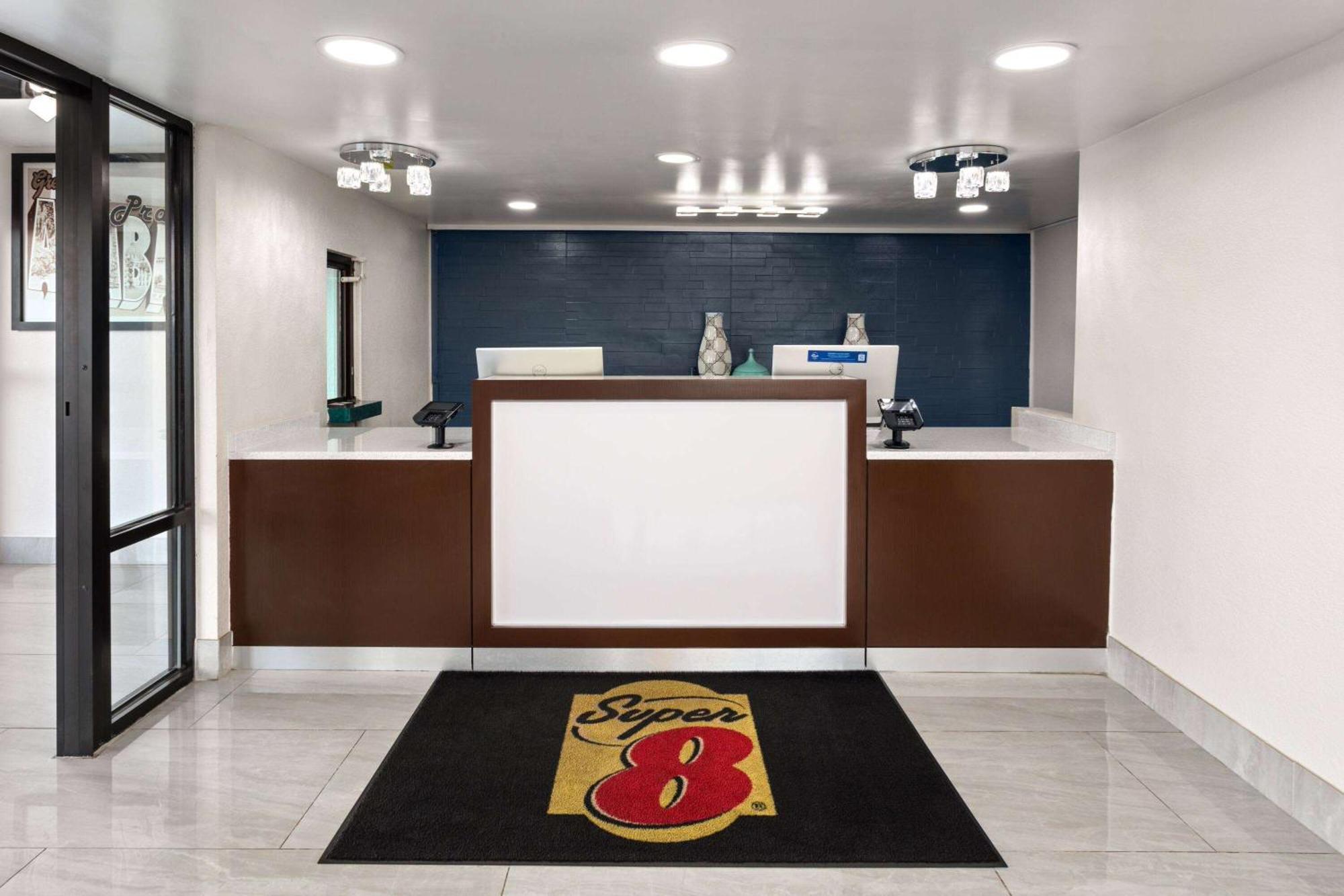Super 8 By Wyndham Prattville Montgomery Bagian luar foto